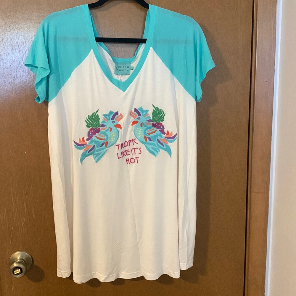 Judith March tee
